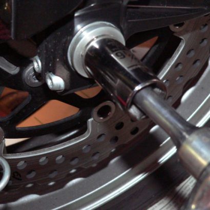 installing tyre