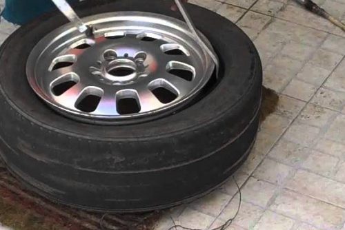 car tyre bead breaking
