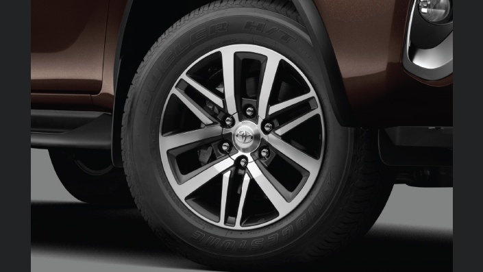 New Toyota Fortuner 2017 Tyres 