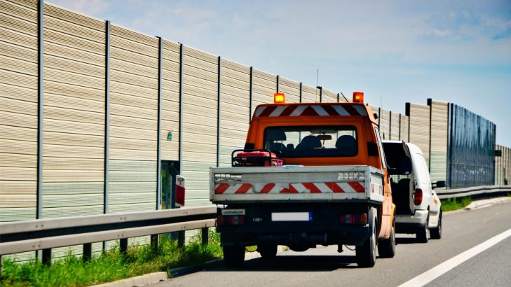 How Roadside Assistance Has Become A Necessity For The New Age Car Buyers?